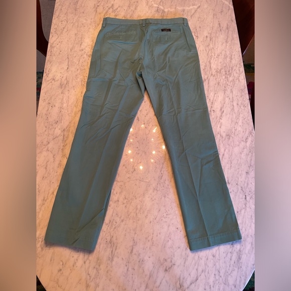 Banana Republic Men’s Emerson chino - 33/32 - Picture 2 of 3